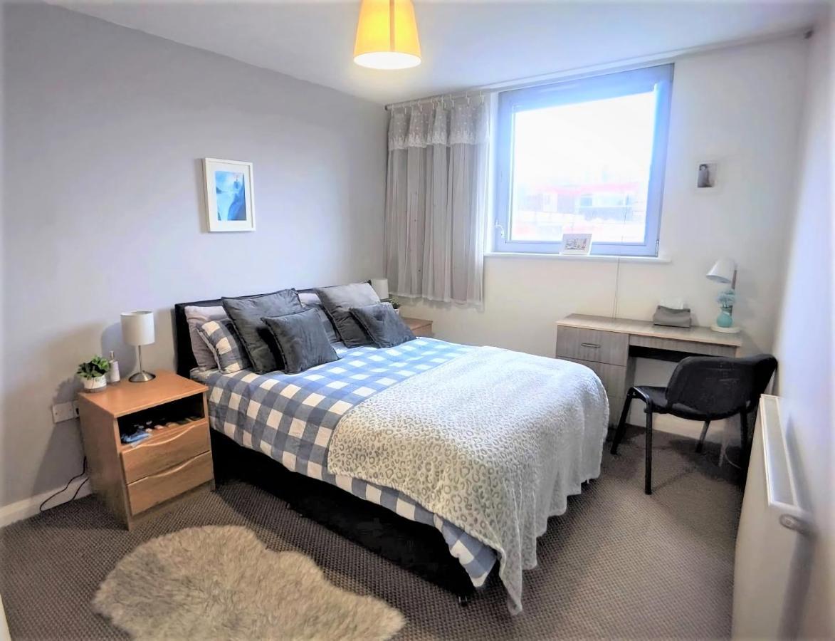 Large 3 Bedrooms In Liverpool City Centre, Free Parking Exteriör bild