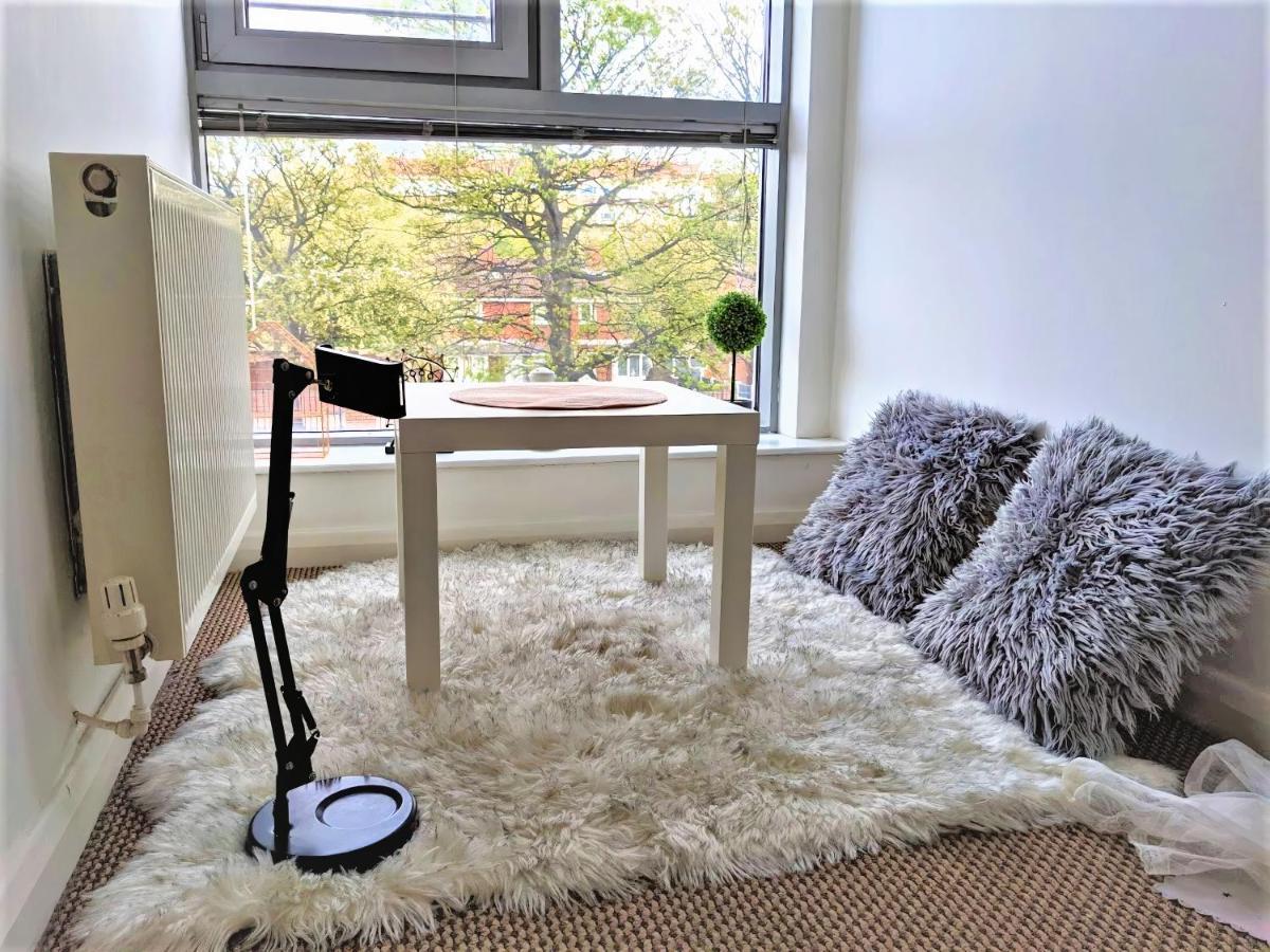 Large 3 Bedrooms In Liverpool City Centre, Free Parking Exteriör bild