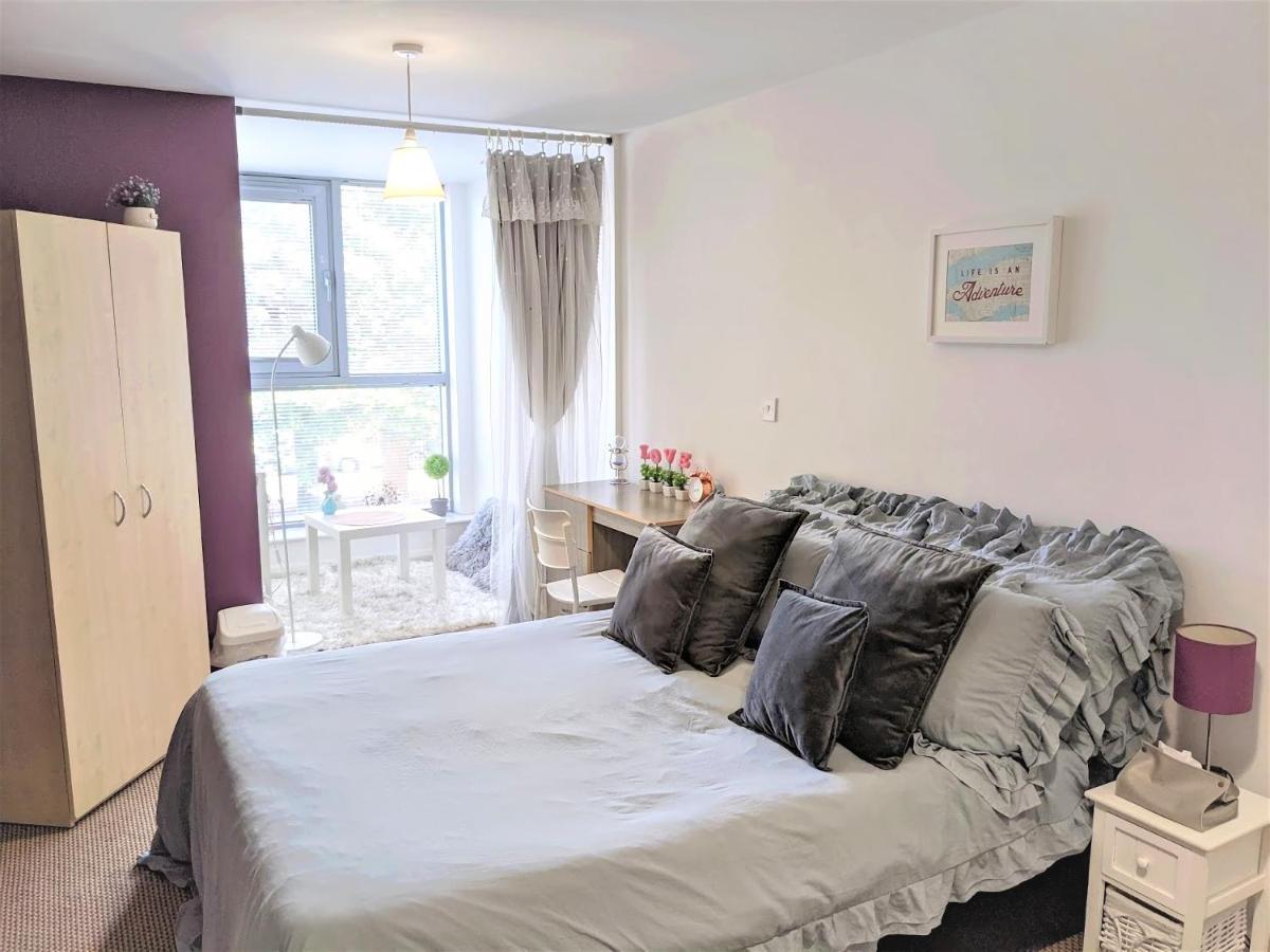 Large 3 Bedrooms In Liverpool City Centre, Free Parking Exteriör bild