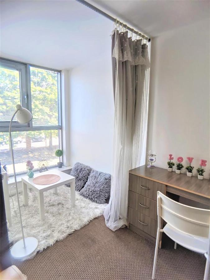 Large 3 Bedrooms In Liverpool City Centre, Free Parking Exteriör bild